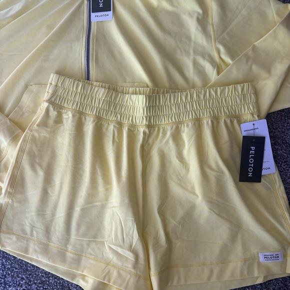 Peloton Yellow Workout Set - Picture 2 of 6